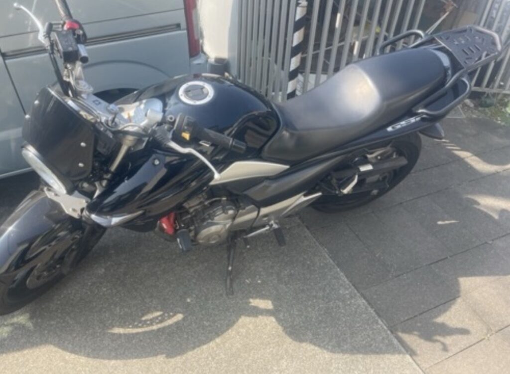 バイク廃車110番|バイク・原付のお引取り実績。当社で無料回収処分と廃車手続き代行 をした、 山梨県中央市のスズキgsr250