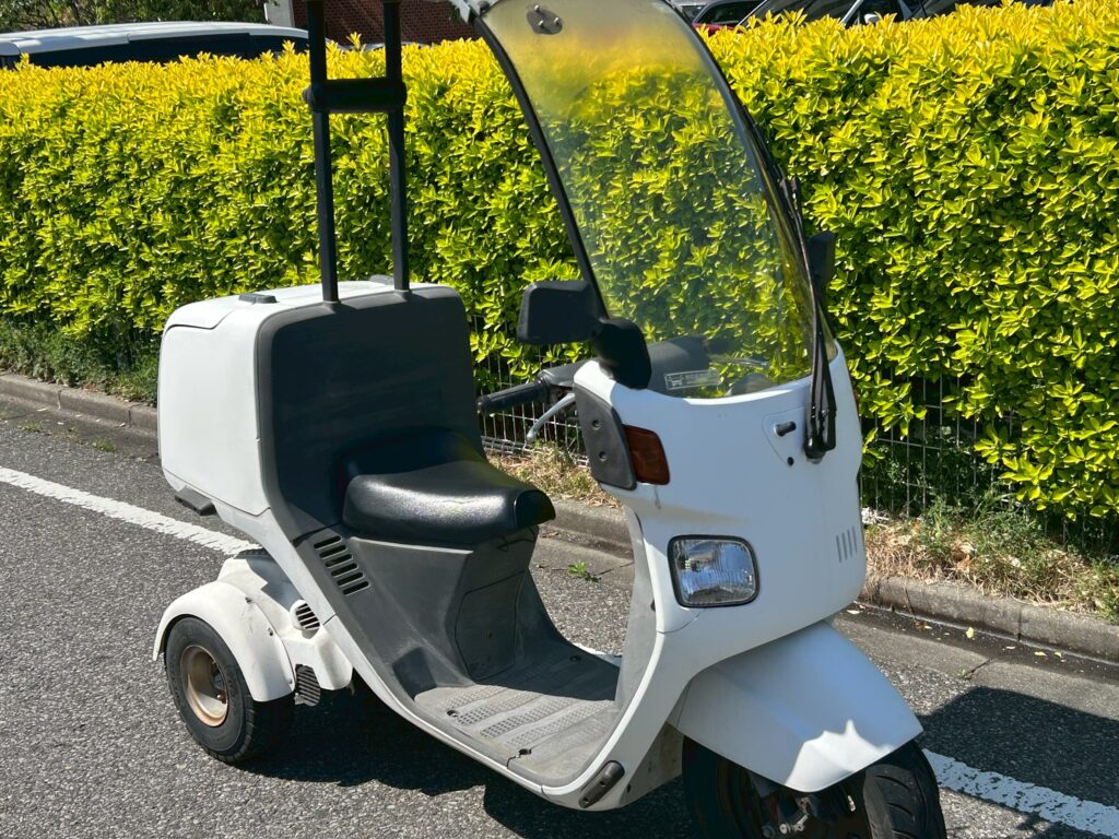 バイク廃車110番|バイク・原付のお引取り実績。当社で無料回収処分と廃車手続き代行をした、東京都北区のジャイロキャノピー