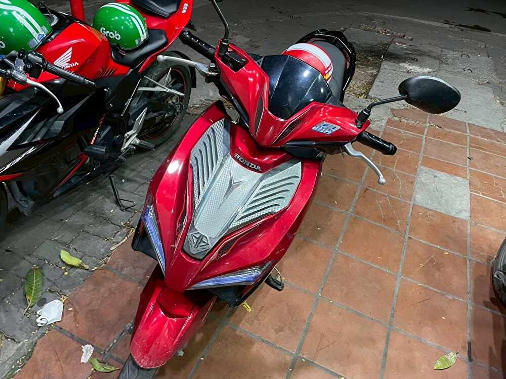 バイク廃車110番|ベトナム現地調査・視察|ホンダ・エアブレード|ベトナム仕様のスクーター
